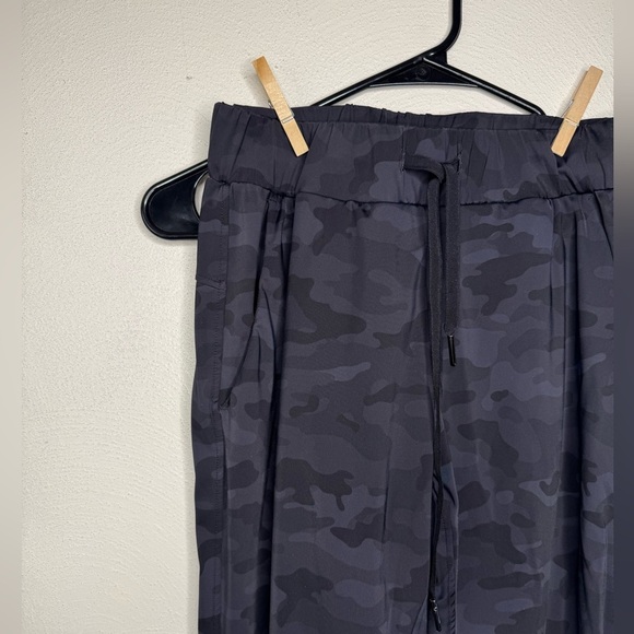 Zyia Slate Camo Strong Joggers - Picture 4 of 5